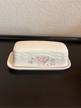 Vintage 1980s Pfaltzgraff Tea Rose Ceramic Covered Butter dish Stoneware USA